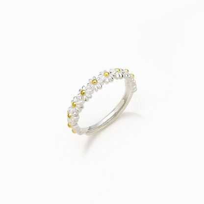 Dainty Daisy Ring