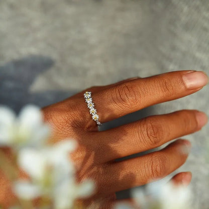 Dainty Daisy Ring